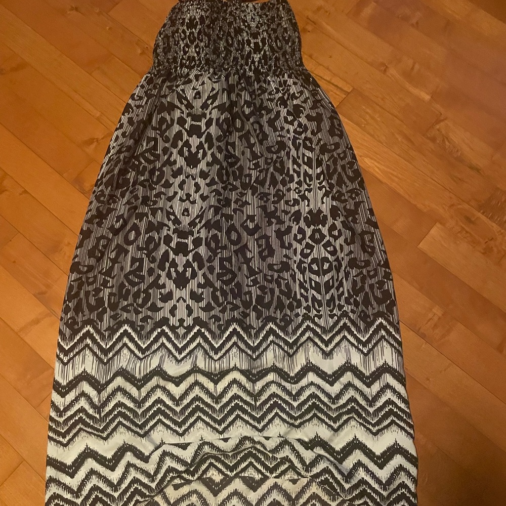 Elegant Black and White Maxi Dress